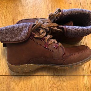 Chaco Women's Barberry Boots in Color Mahogany EUC Size 7.5